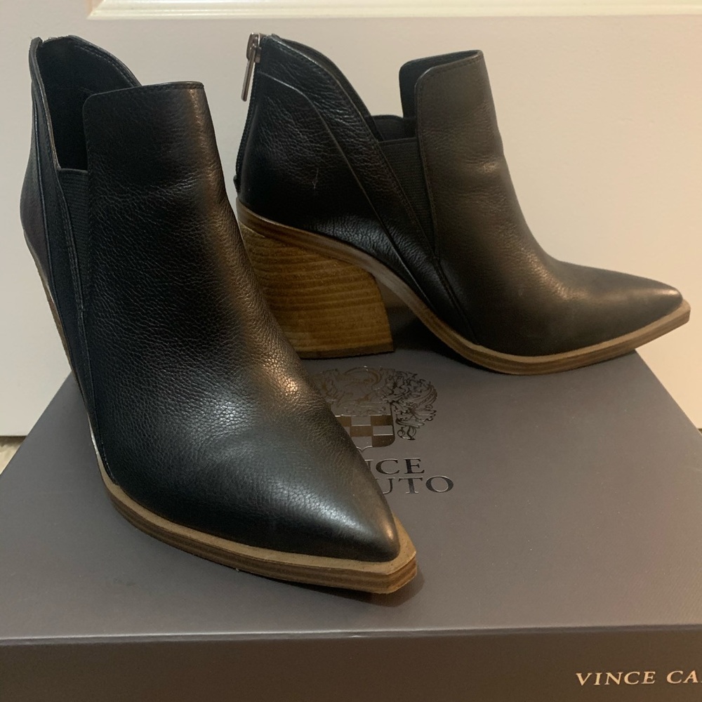 Vince Camuto booties size 7